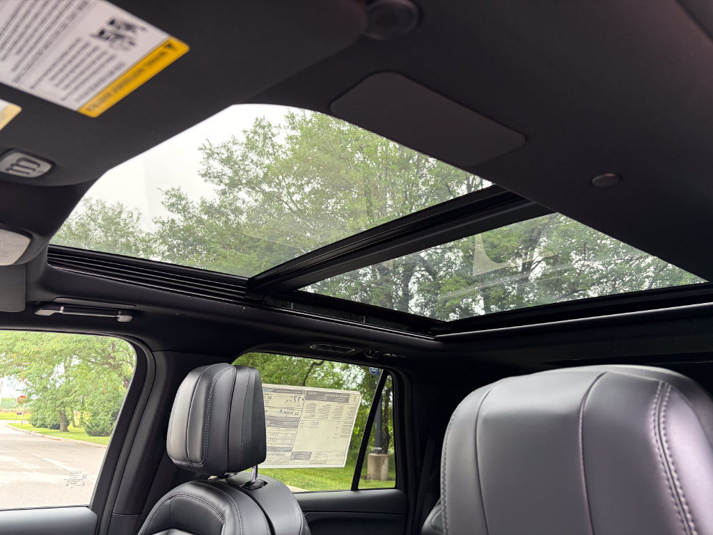 New 2027 Lincoln Navigator Reserve w/ Jet Appearance Package AWD/4WD image 15
