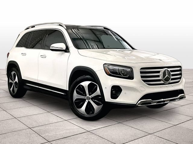 Used 2024 Mercedes-Benz GLB 250 4MATIC image 2