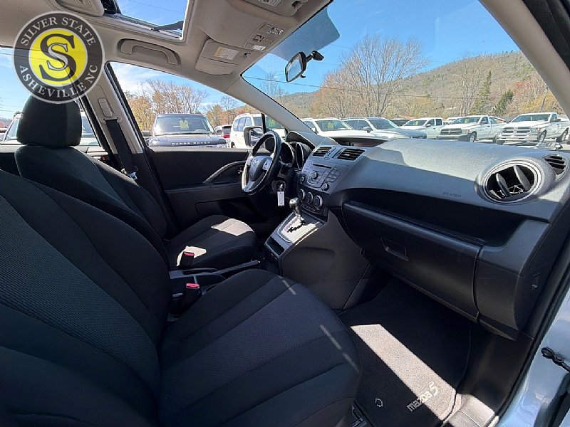 Used 2013 MAZDA MAZDA5 Touring w/ Moonroof & Audio Pkg image 18