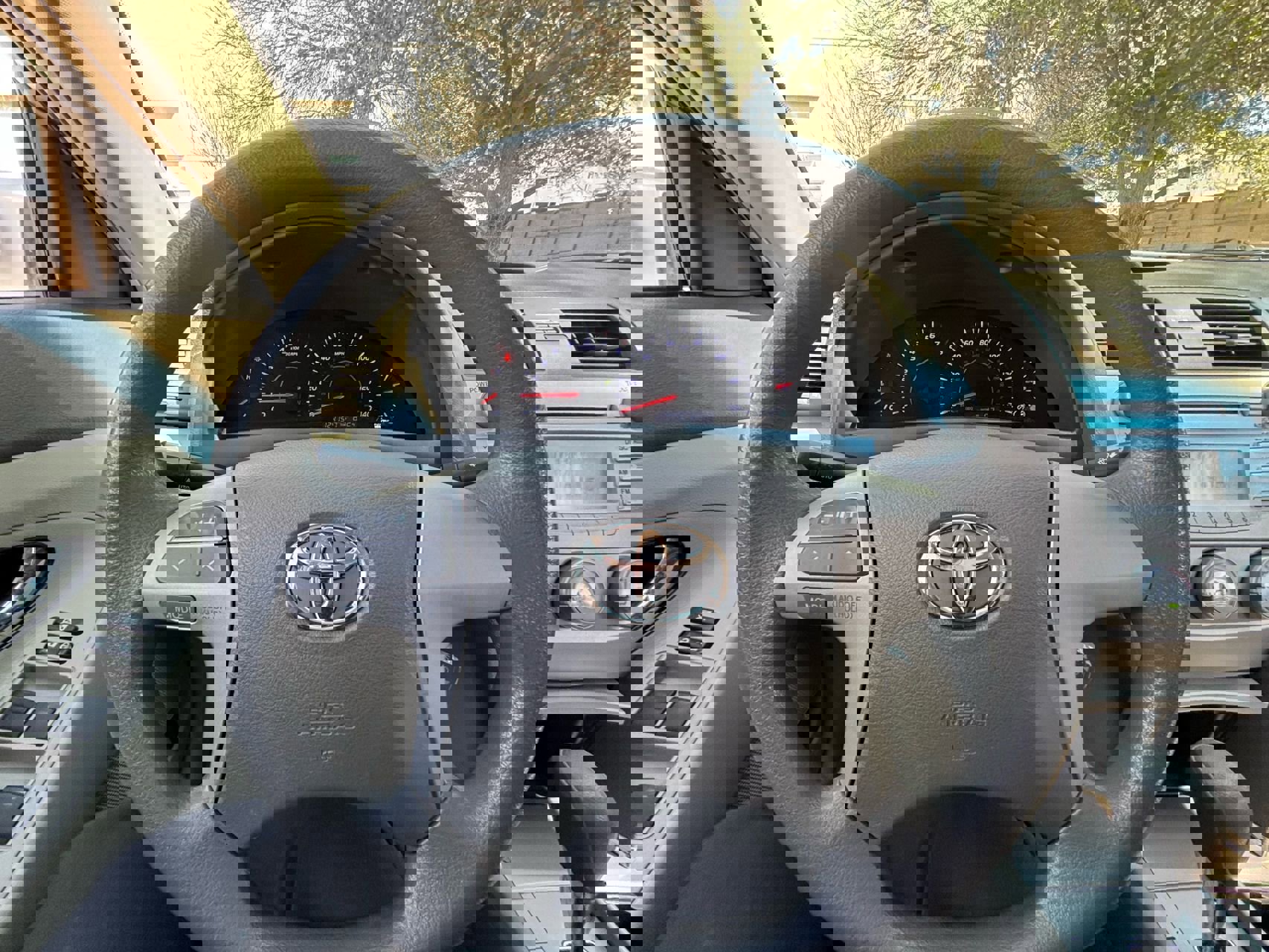 Used 2010 Toyota Camry LE image 23