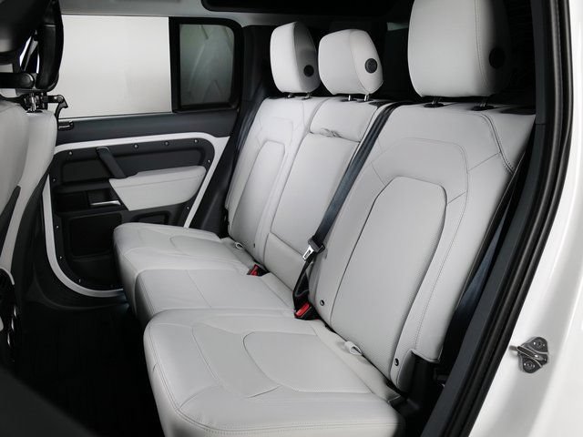 New 2026 Land Rover Defender 110 X-Dynamic SE AWD/4WD image 5