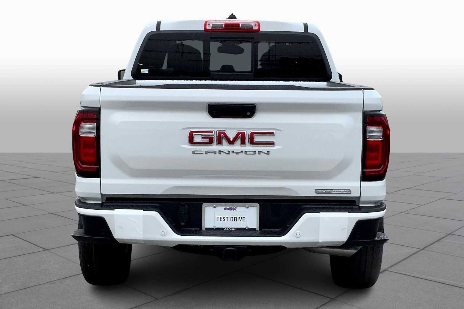 New 2026 GMC Canyon Elevation w/ Convenience Package image 4