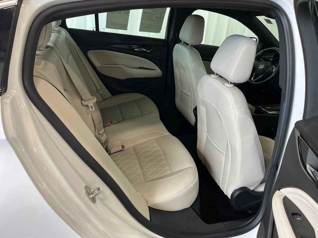 Used 2019 Buick Regal Avenir w/ Driver Confidence Package II FWD image 22