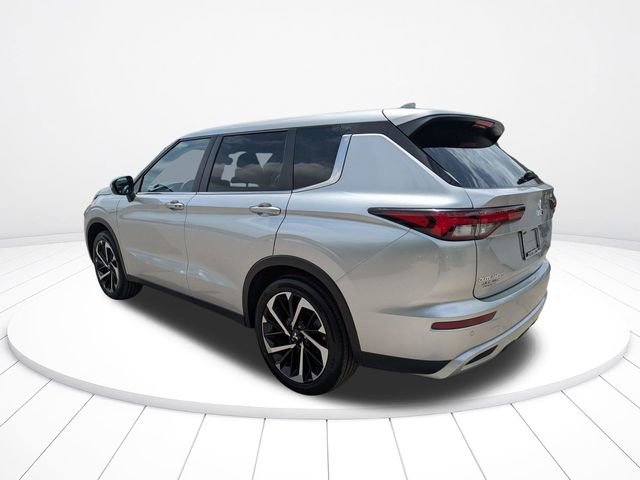Used 2022 Mitsubishi Outlander SE image 6