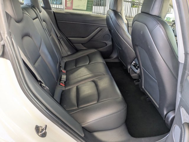 Used 2021 Tesla Model 3 Standard Range Plus RWD image 19