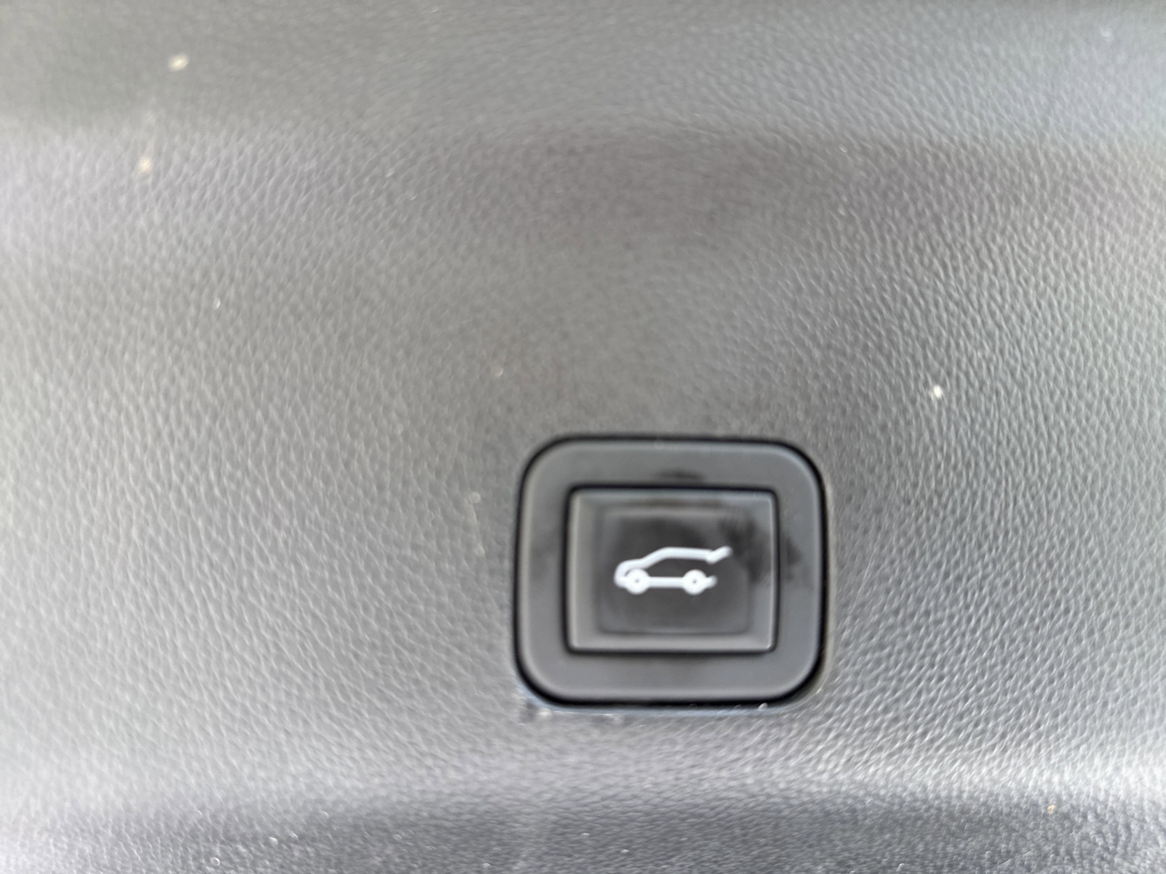 Used 2023 GMC Yukon Denali w/ LPO, Floor Liner Package AWD/4WD image 38