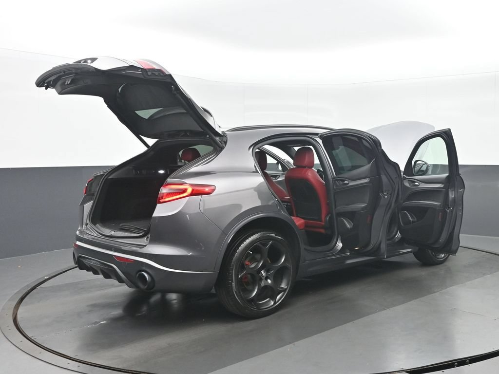 Used 2022 Alfa Romeo Stelvio Veloce AWD/4WD image 37