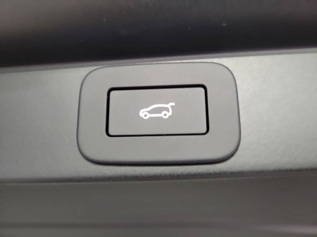 New 2026 Land Rover Range Rover Long Wheelbase SE AWD/4WD image 32