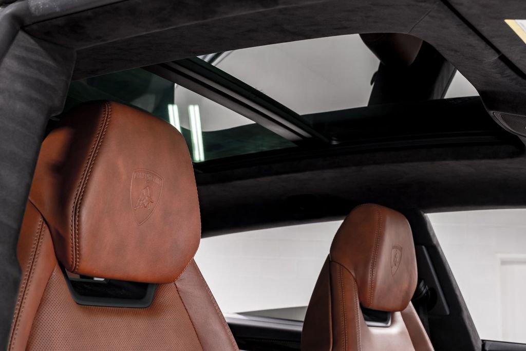 Used 2022 Lamborghini Urus image 42