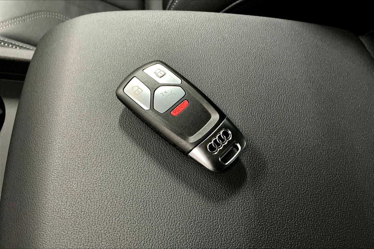 Used 2025 Audi Q5 2.0T Premium image 13