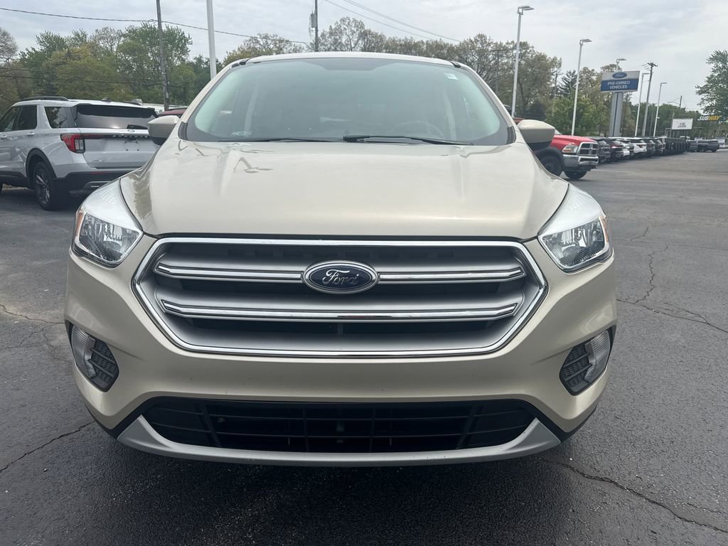 Used 2017 Ford Escape SE FWD image 3