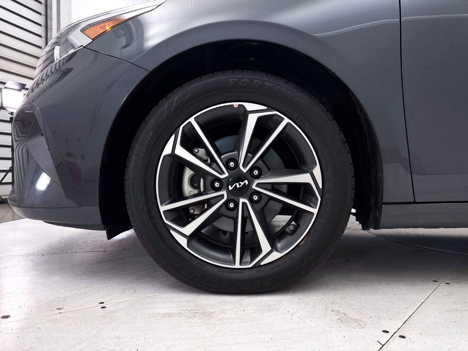 Used 2024 Kia Forte LXS w/ LXS Technology Package FWD image 13