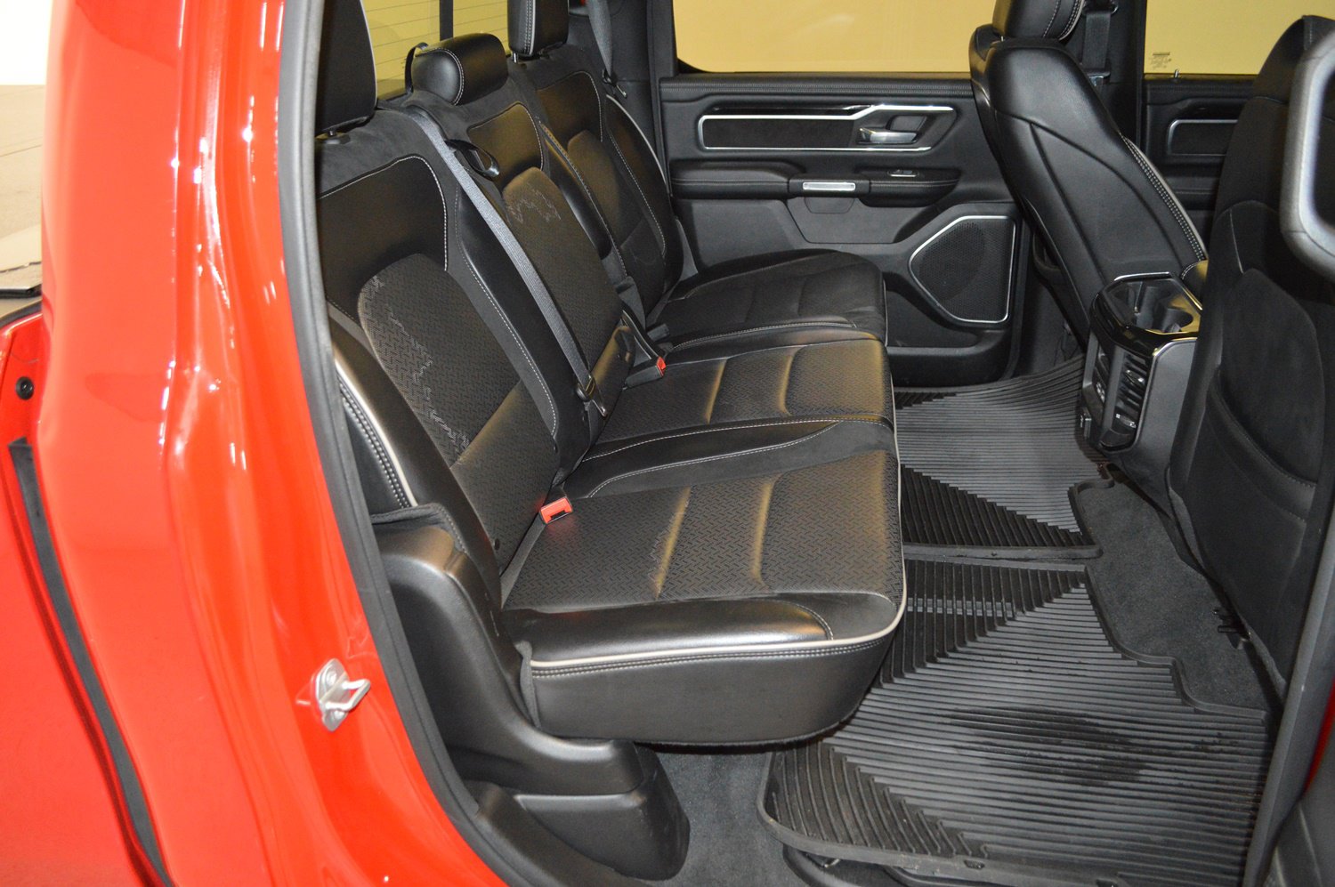 Used 2019 RAM 1500 Laramie w/ Sport Appearance Package image 12