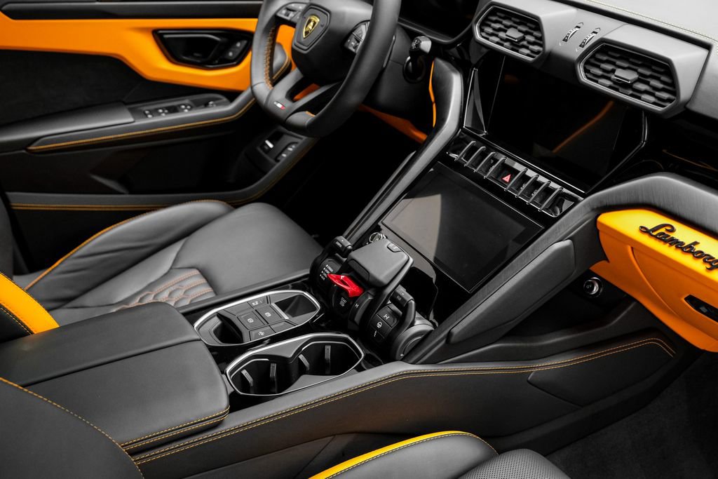 Used 2024 Lamborghini Urus S AWD/4WD image 28