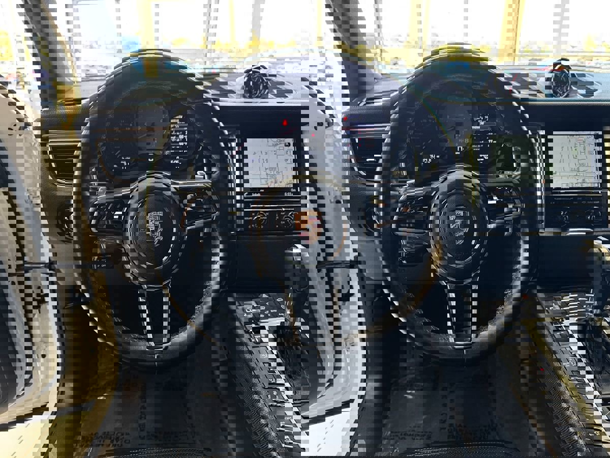 Used 2015 Porsche Macan S image 32