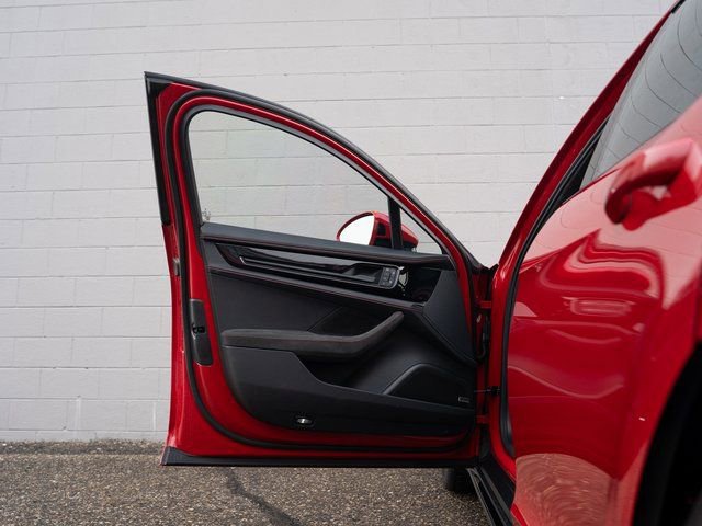 Used 2025 Porsche Panamera GTS image 15