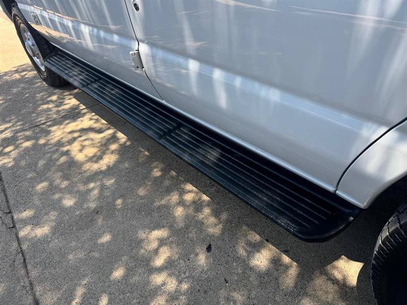 Used 2008 Ford E-350 and Econoline 350 XLT RWD image 18