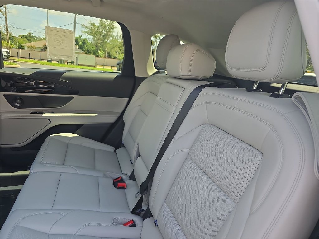 New 2026 Lincoln Nautilus Premier w/ Equipment Group 102A AWD/4WD image 9
