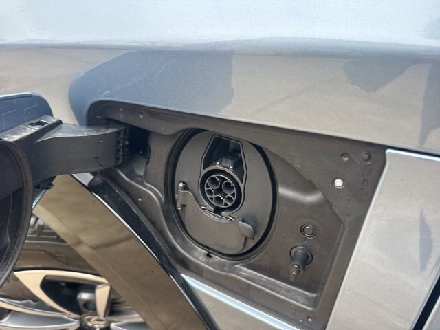 Certified 2025 Lexus RZ 450e 450e Premium w/ Technology Package image 11