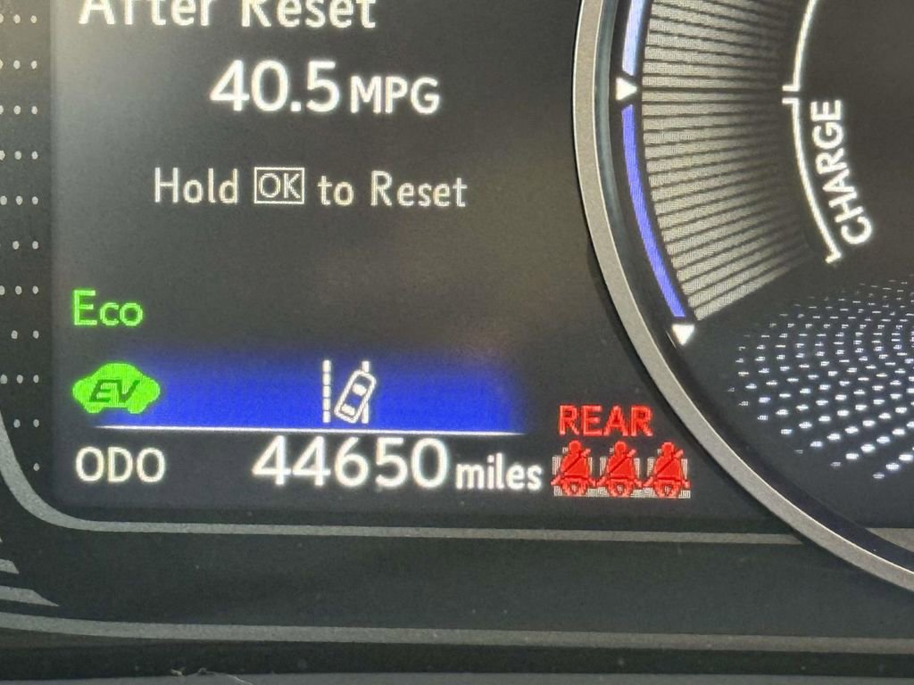 Used 2022 Lexus UX 250h w/ Premium Package image 31