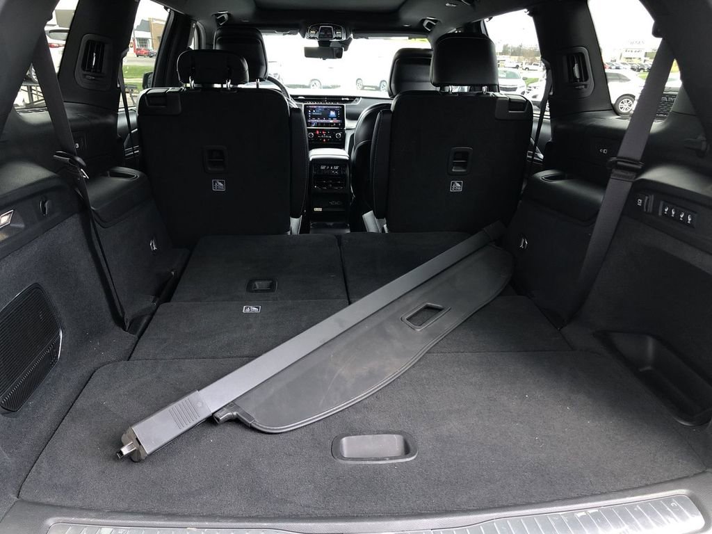 Used 2023 Jeep Grand Cherokee L Overland w/ Advanced Protech Group III AWD/4WD image 17