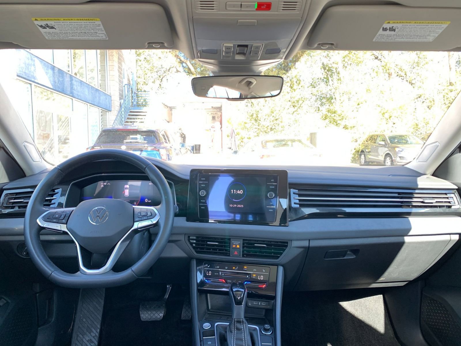 Used 2025 Volkswagen Jetta SE image 32