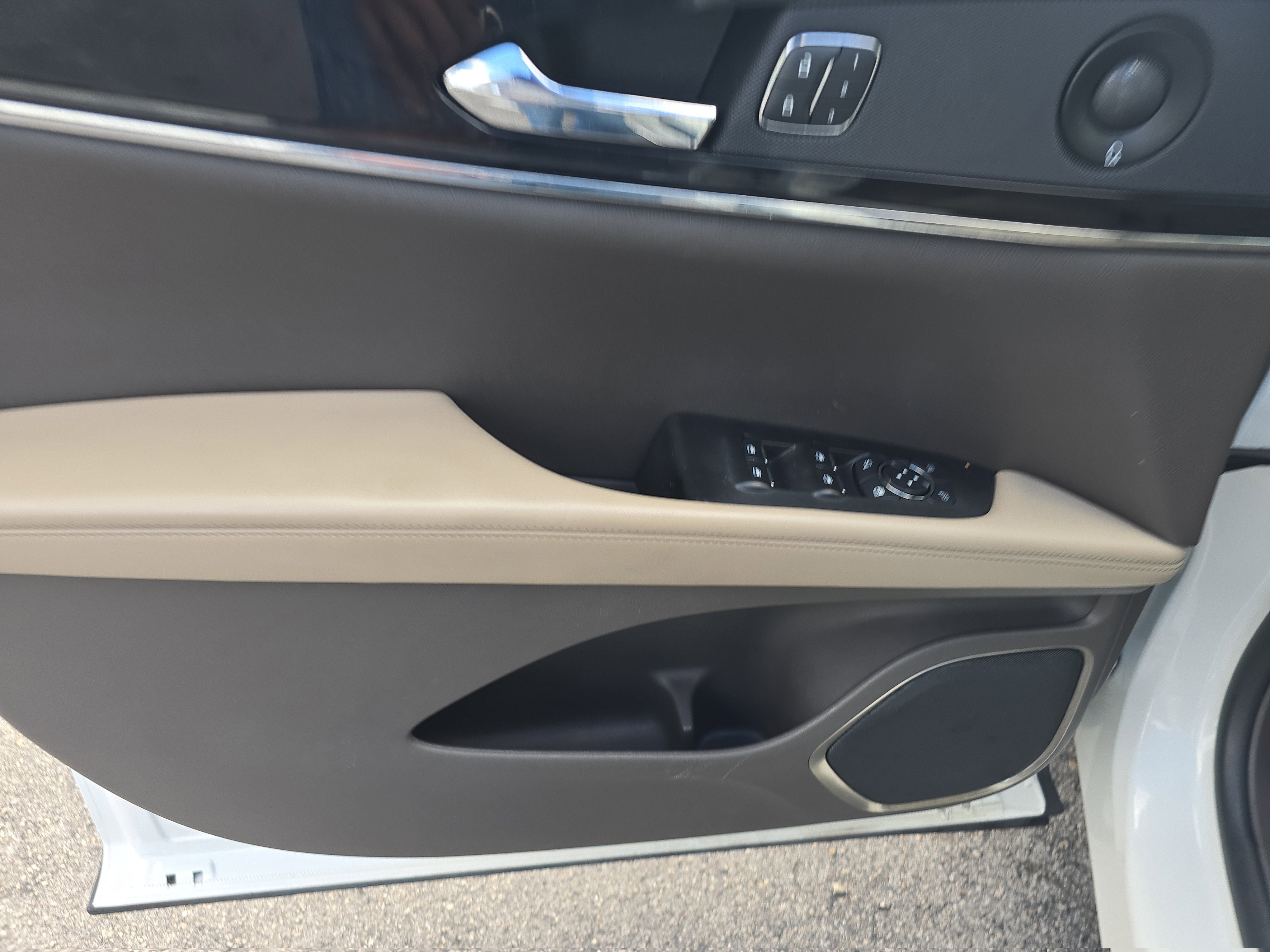 Used 2021 Lincoln Nautilus Reserve w/ Cargo Utility Package image 15