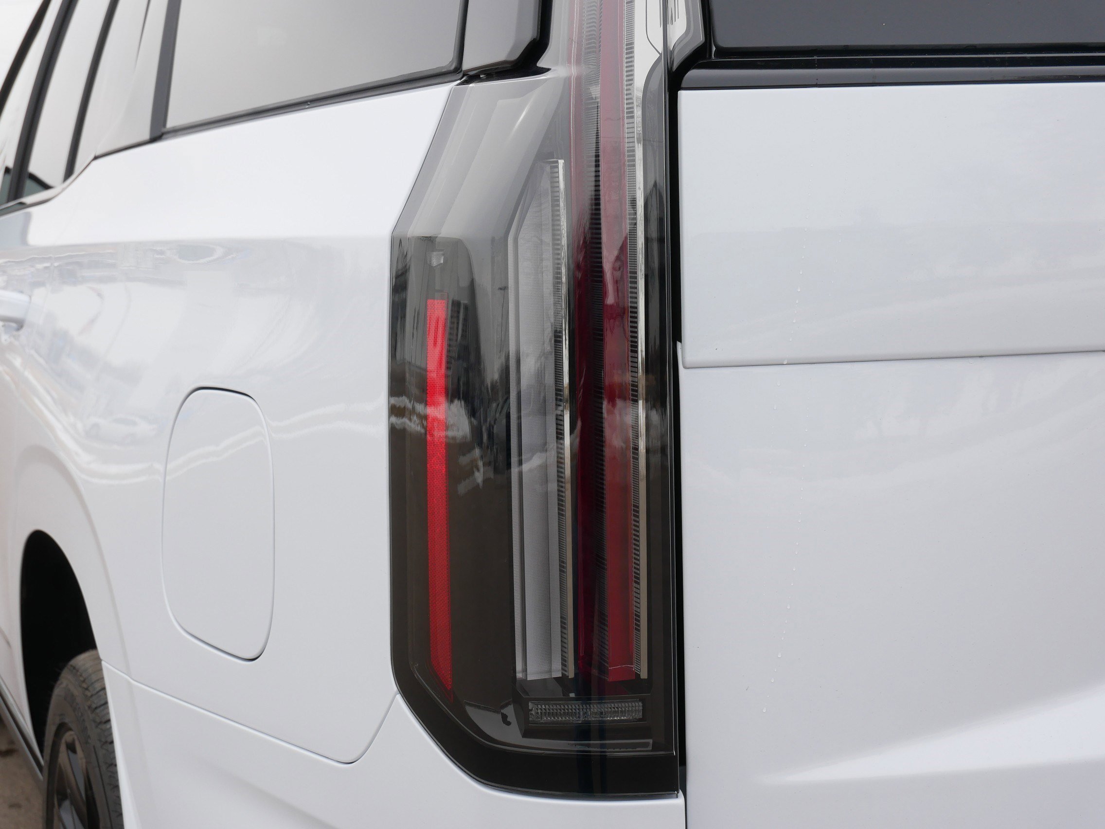 New 2026 Cadillac Escalade Platinum Sport w/ LPO, ONYX Package image 15