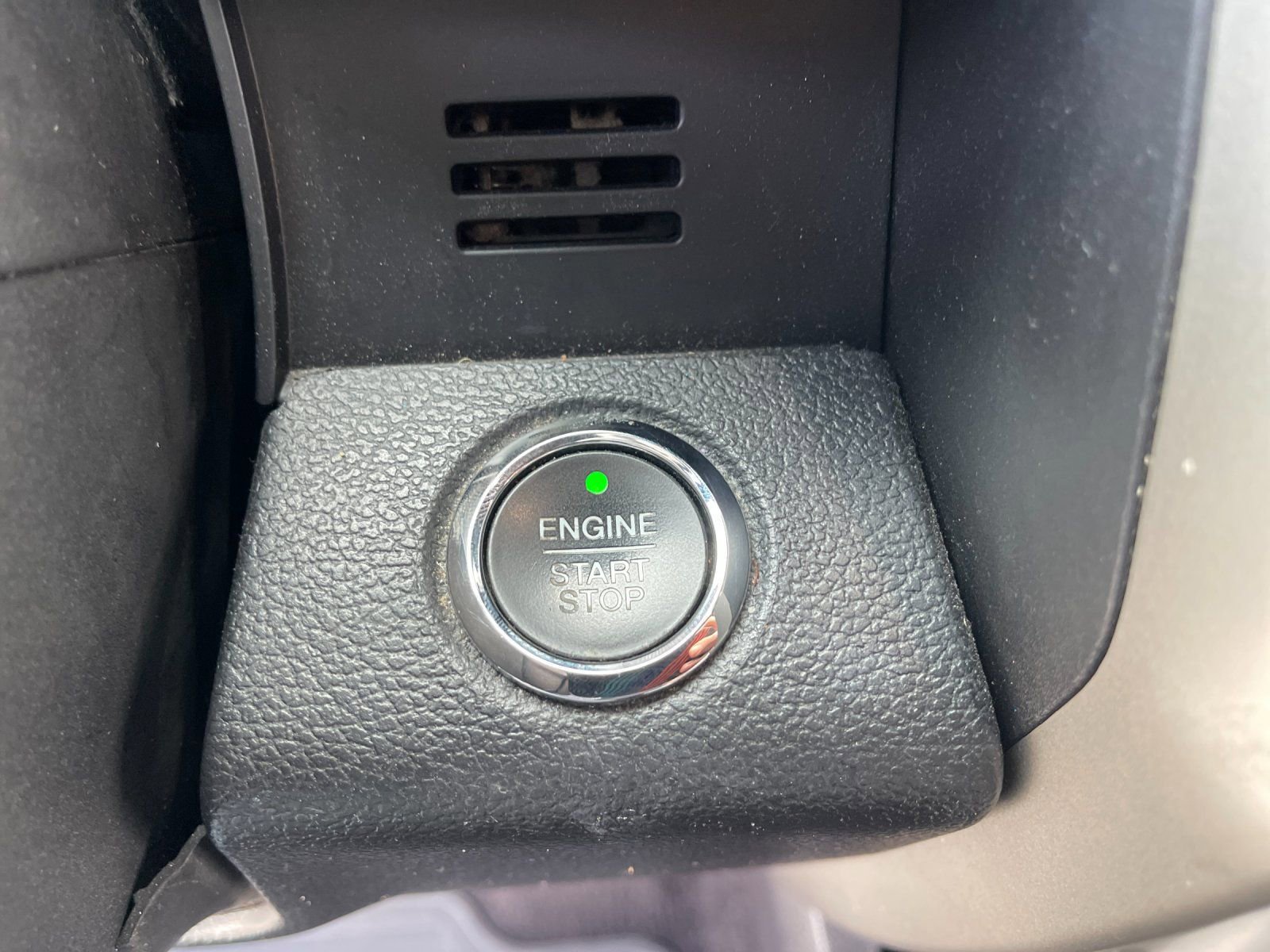 Used 2015 Ford F150 Lariat image 34