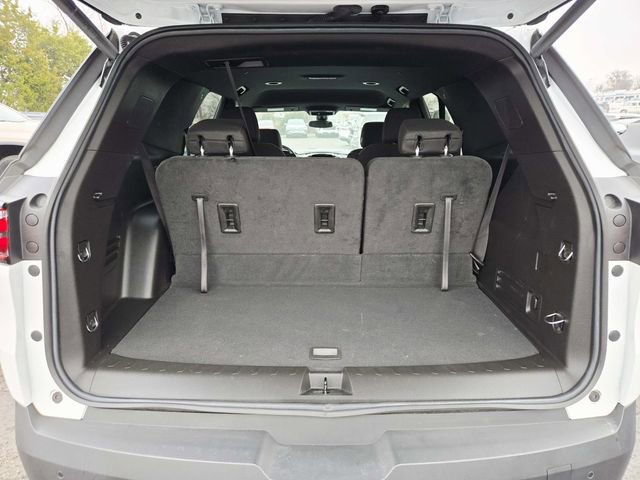 Used 2023 Chevrolet Traverse LT image 11