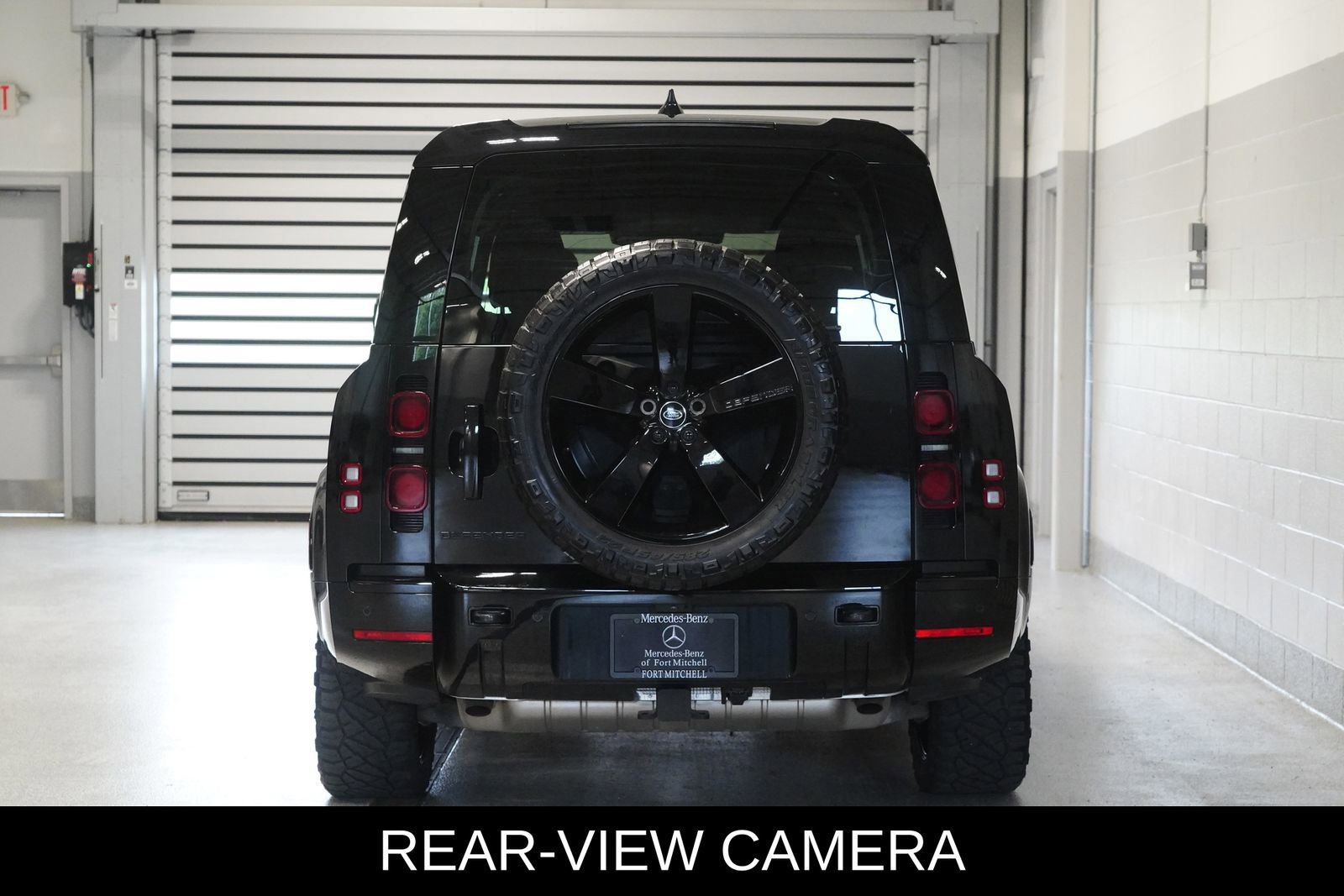 Used 2025 Land Rover Defender 130 X-Dynamic SE AWD/4WD image 5