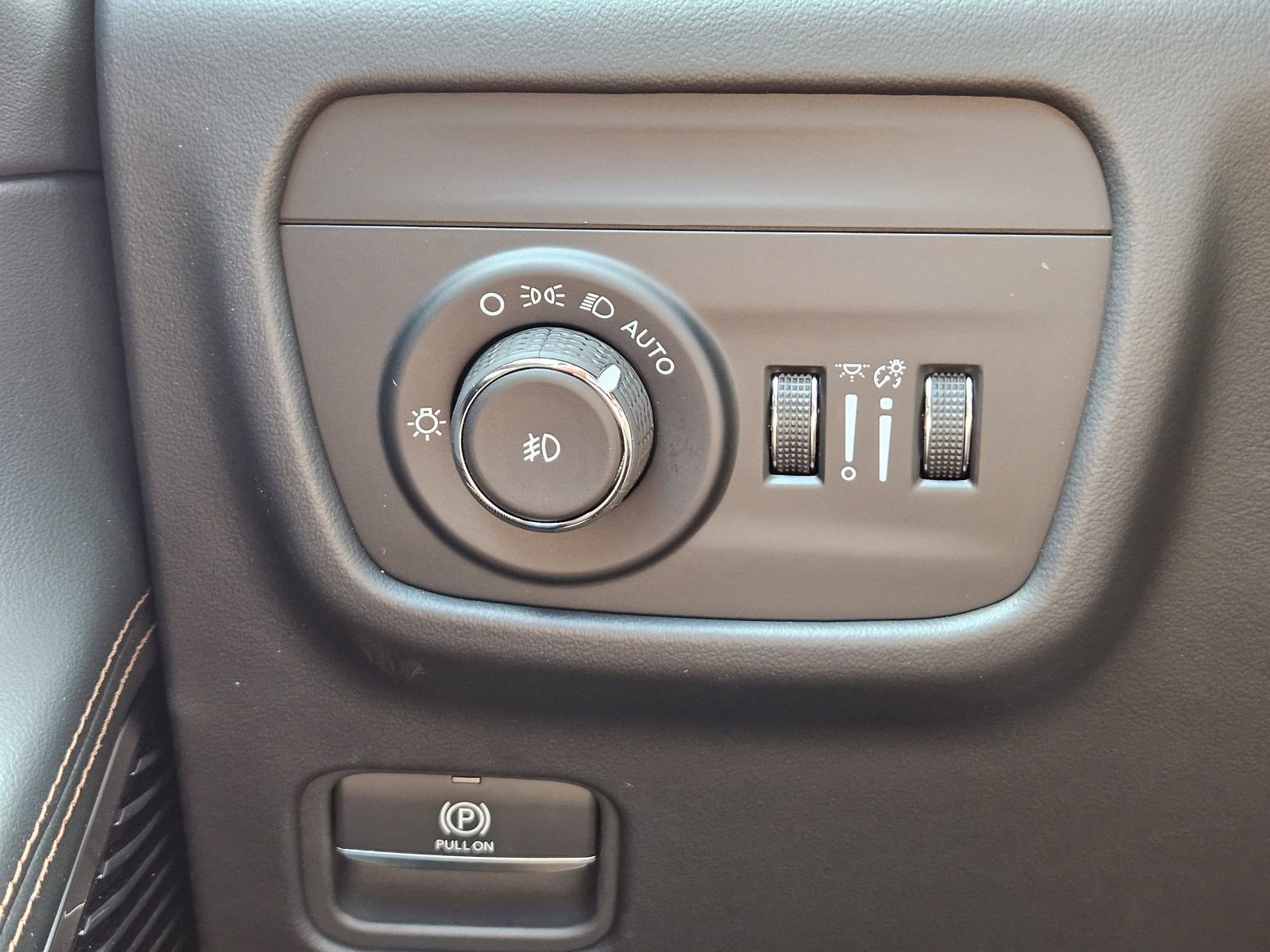 New 2026 Jeep Grand Cherokee L Summit AWD/4WD image 22