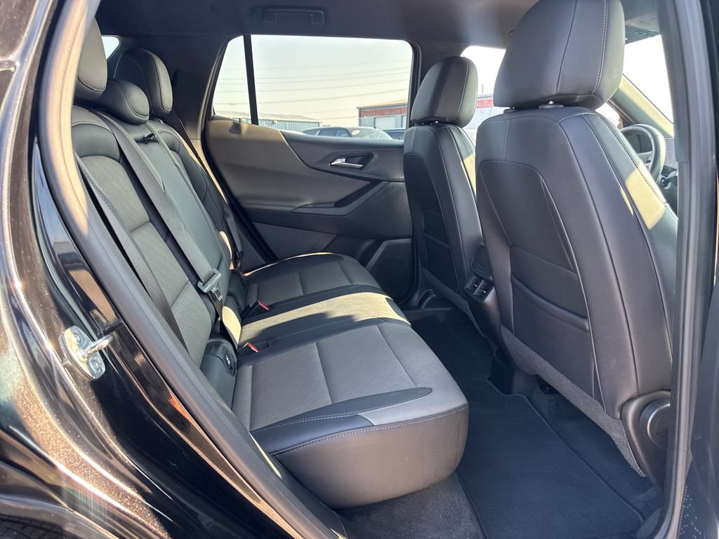 Used 2025 Chevrolet Equinox LT w/ Convenience Package II FWD image 13