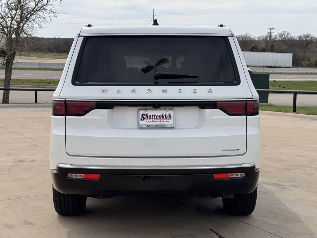 Used 2024 Jeep Wagoneer Series II w/ Flexible Seating Group image 5