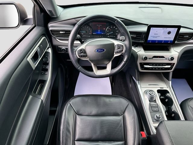 Used 2022 Ford Explorer XLT w/ Equipment Group 202A AWD/4WD image 23