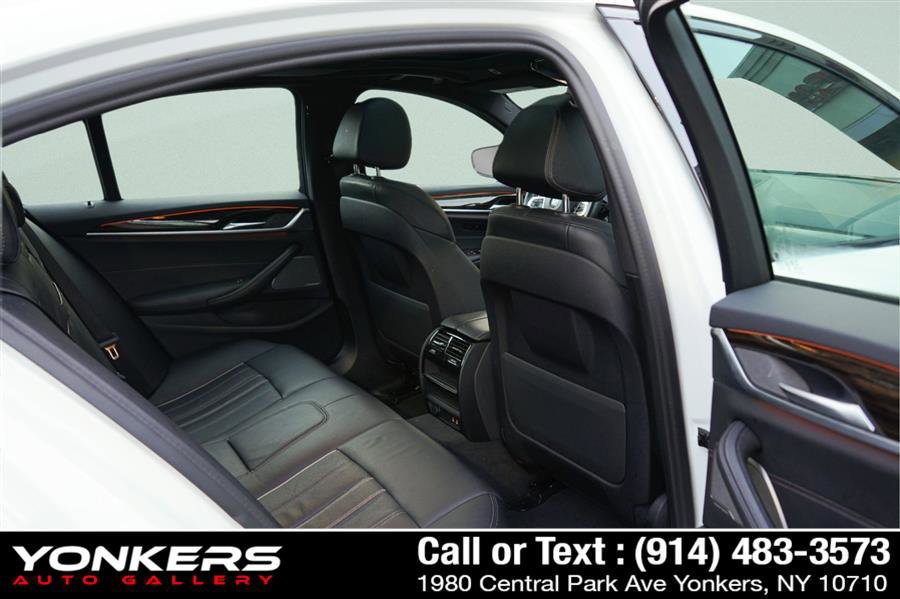 Used 2022 BMW 540i xDrive w/ M Sport Package image 29