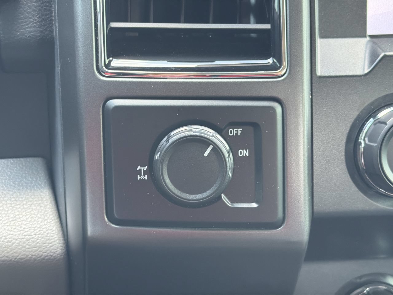 Used 2019 Ford F150 XLT w/ Equipment Group 301A Mid RWD image 23