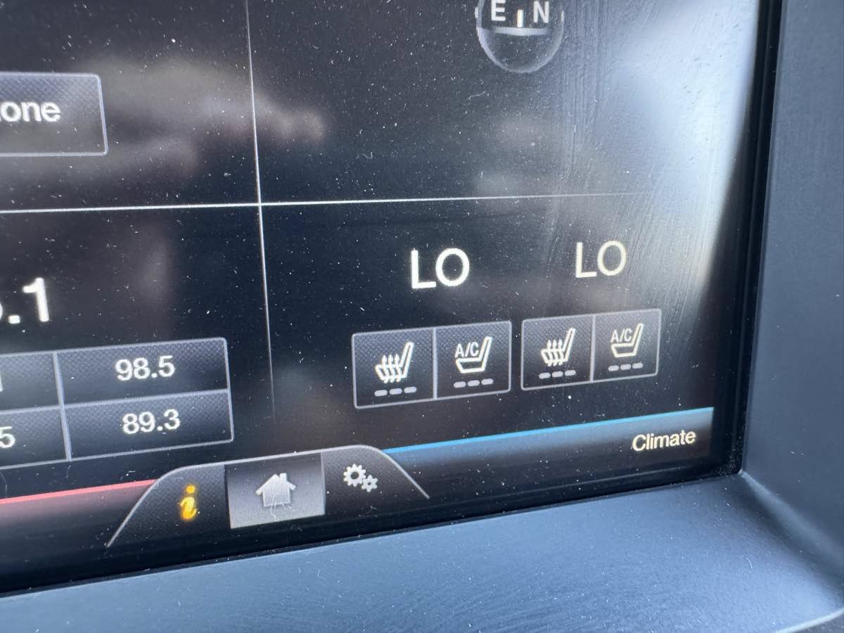 Used 2014 Ford F150 FX4 w/ Equipment Group 402A Luxury AWD/4WD image 30