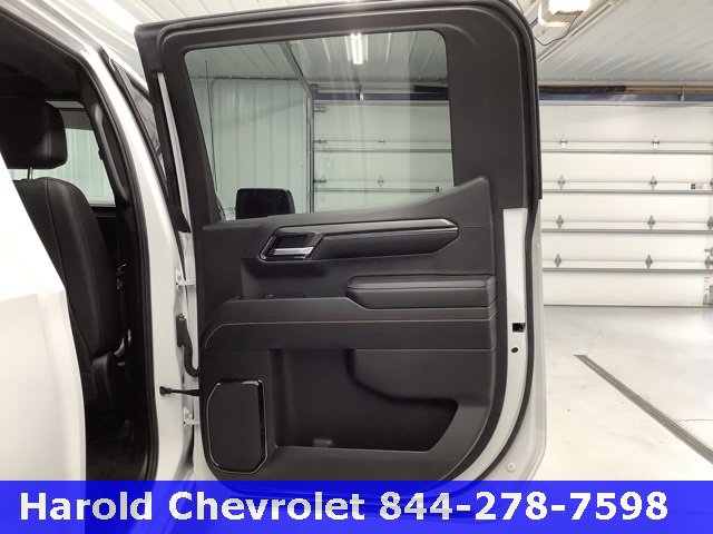 Used 2024 GMC Sierra 1500 AT4 w/ AT4 Preferred Package image 8