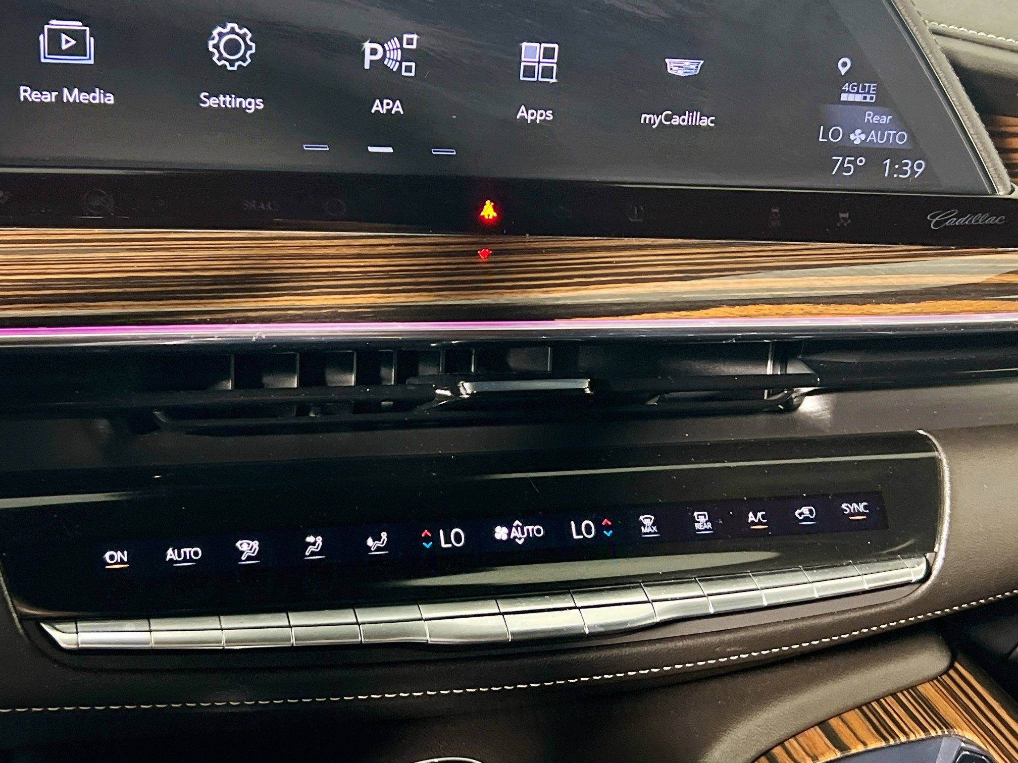 Used 2024 Cadillac Escalade Premium Luxury w/ Performance Package AWD/4WD image 26