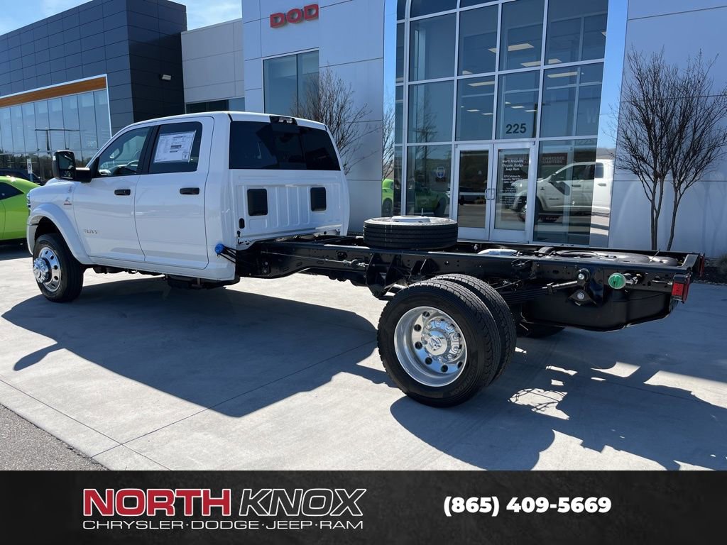 New 2026 RAM 5500 4x4 Crew Cab image 16