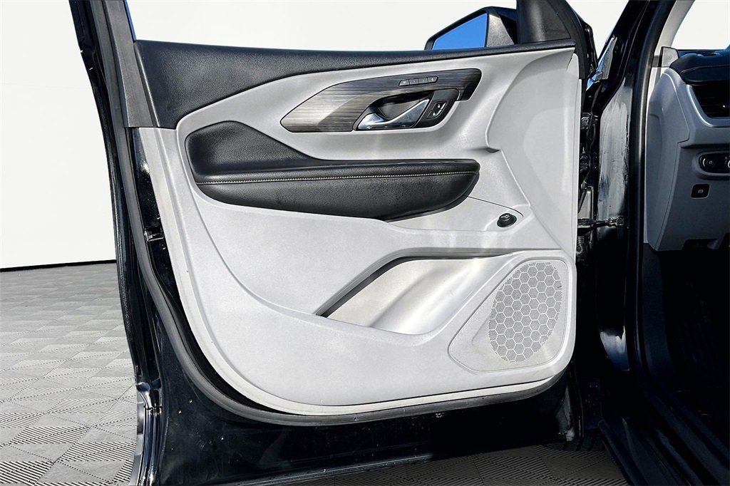 Used 2021 GMC Terrain SLT image 23