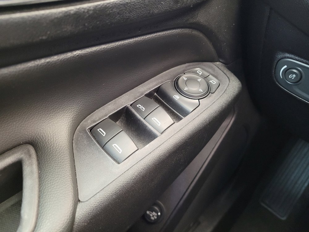 Used 2019 Chevrolet Equinox LT FWD image 27