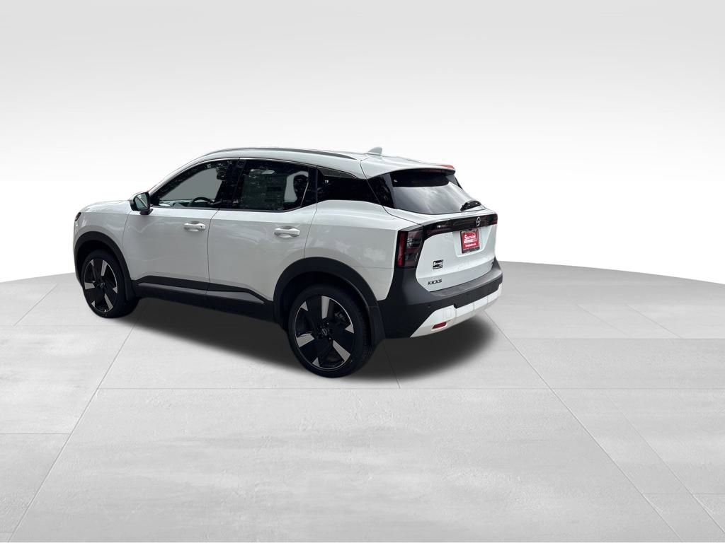 New 2025 Nissan Kicks SR FWD image 2