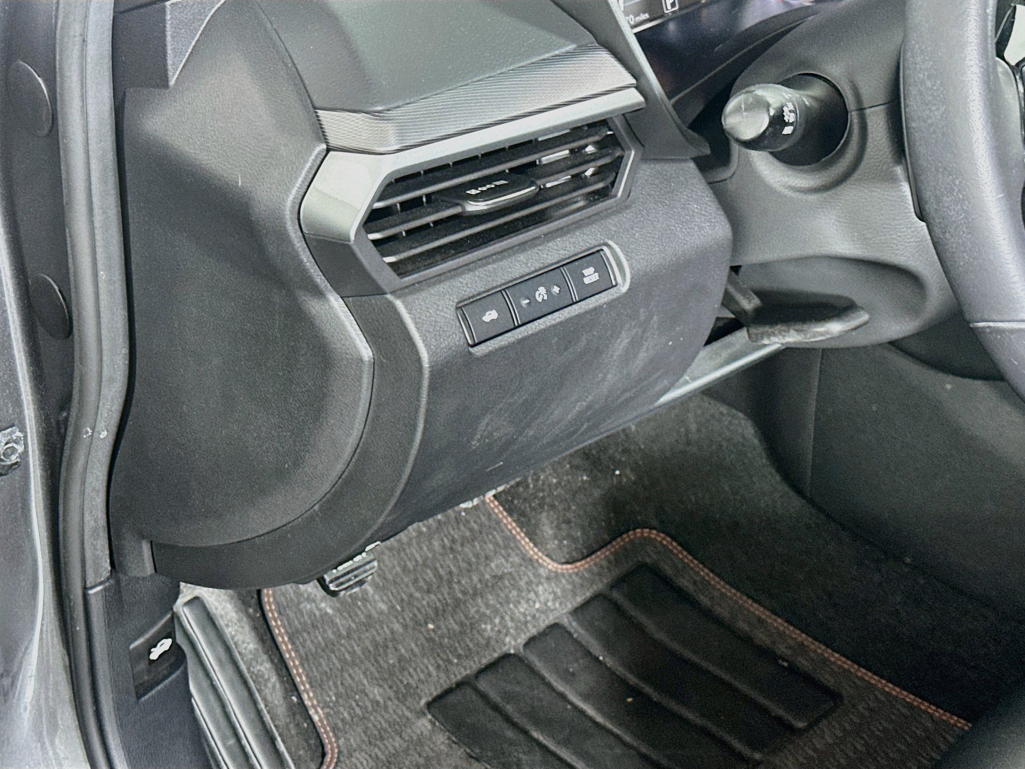 Used 2024 Nissan Altima 2.5 SR FWD image 17
