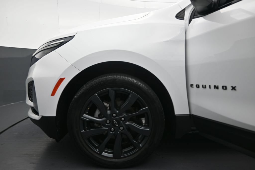 Used 2023 Chevrolet Equinox RS w/ RS Leather Package FWD image 13