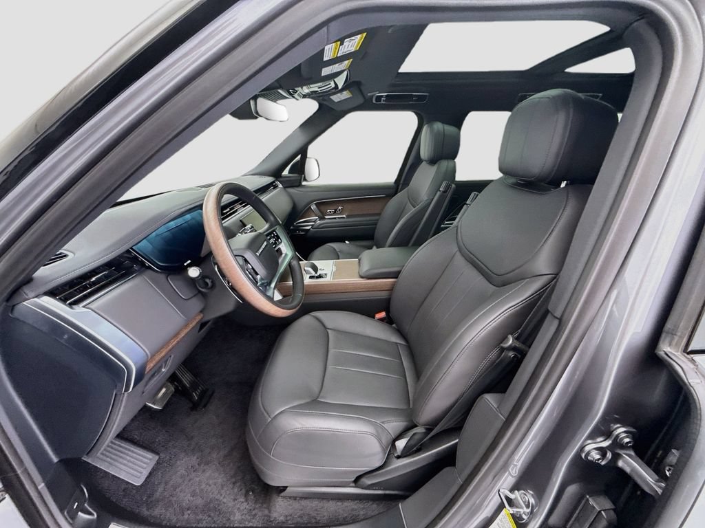 Certified 2025 Land Rover Range Rover SE AWD/4WD image 18