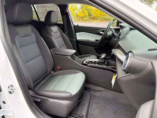 New 2026 Chevrolet Trax LT w/ Driver Confidence Package FWD image 30