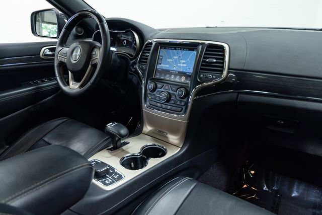 Used 2015 Jeep Grand Cherokee Overland AWD/4WD image 26