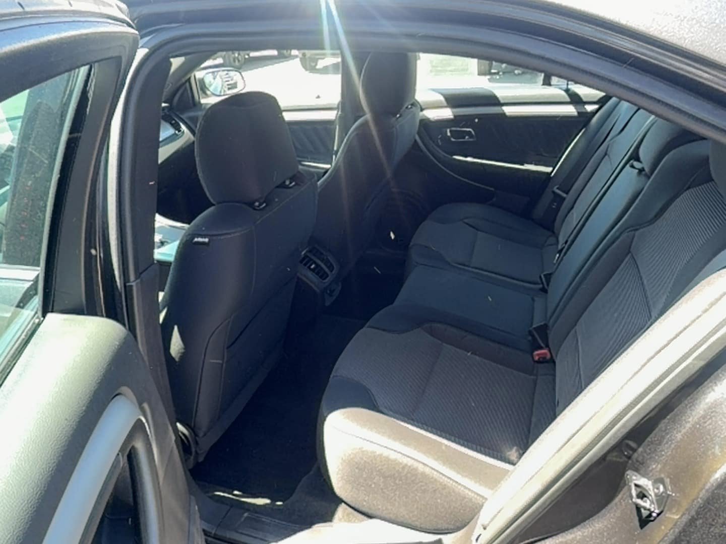 Used 2017 Ford Taurus SEL FWD image 11